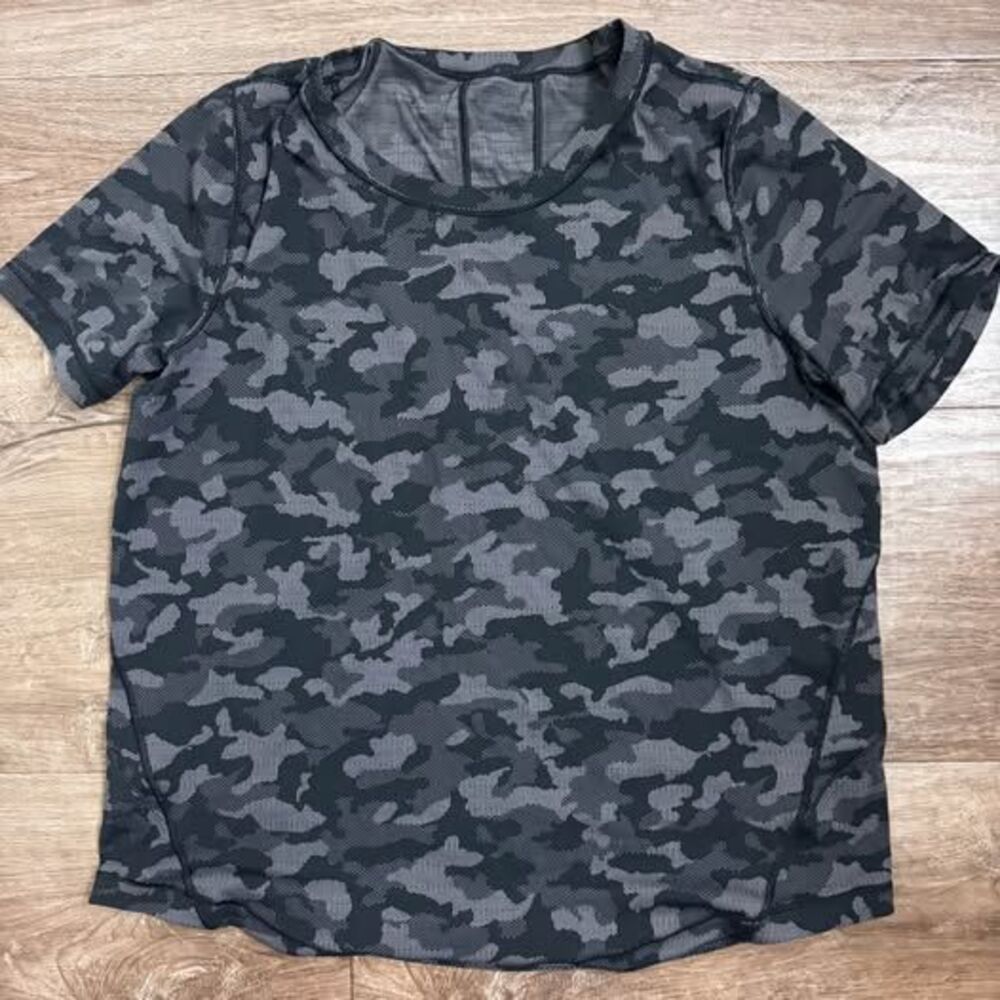 Lululemon camo print monochrome shirt size L
